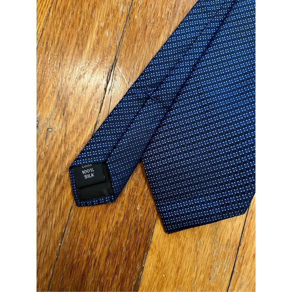 KENNETH COLE SILK TIE - Picture 4 of 7